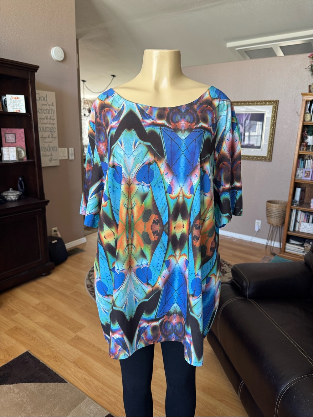 Boutique abstract blue multicolored short sleeve tunic-size XXL
